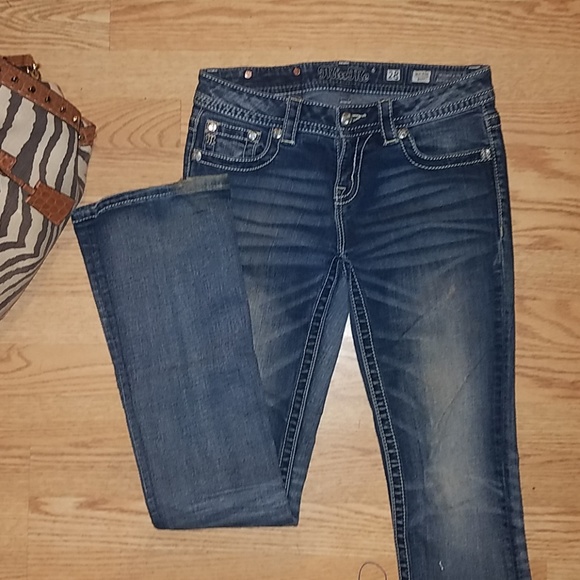 Womans Jean's Miss Me 28L - Picture 4 of 5